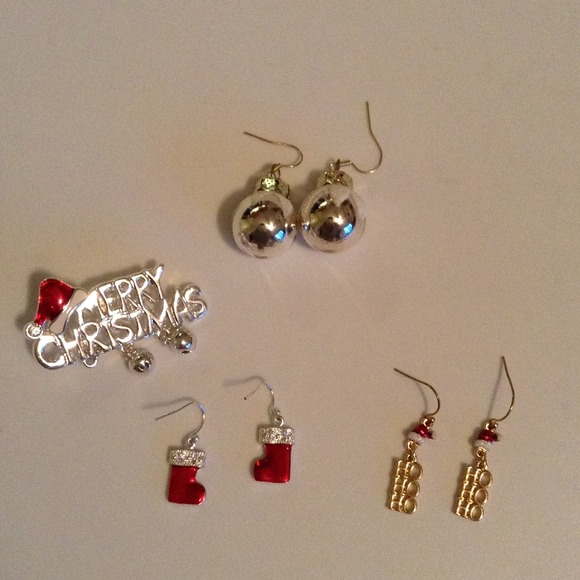 Holiday jewelry bundle