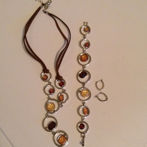 Avon necklace, matching earrings and bracelet