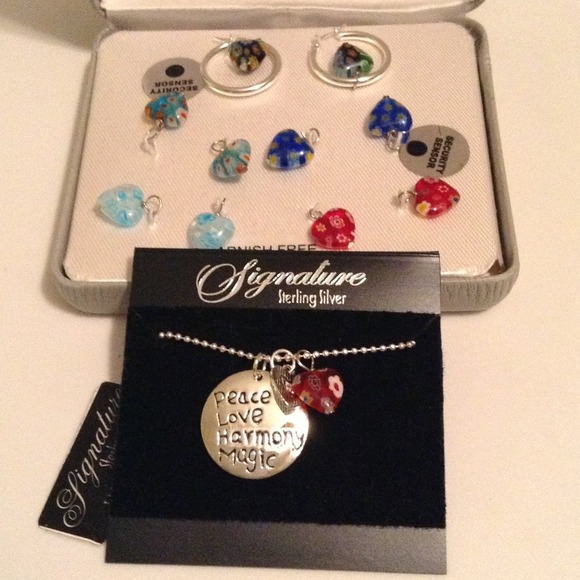 Brand new necklace with accessories