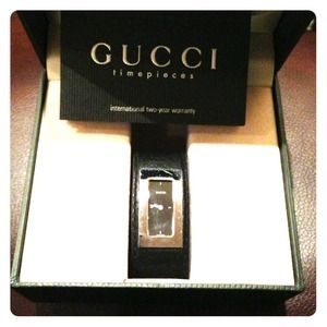 TRADED💥SALE til 9/17 Authentic Gucci watch 7800 S