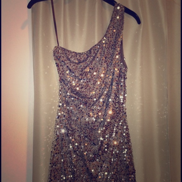 Dress - Picture 1 of 1