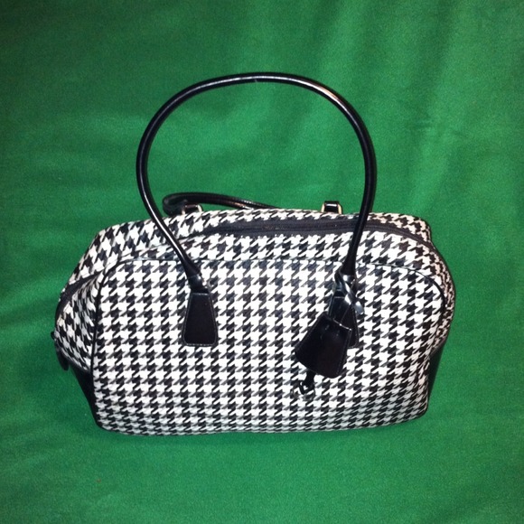 Gorgeous Hounds Tooth Purse