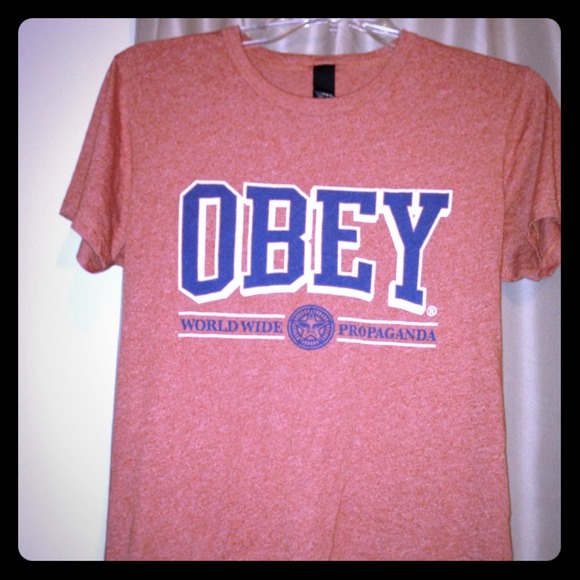 Vintage obey t-shirt
