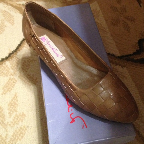 Casual flats