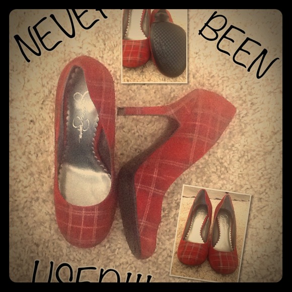 Women’s Red Plaid Jessica Simpson Pumps