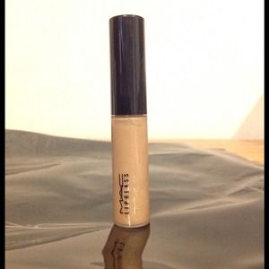 Mac Chai LipGlass NWOB