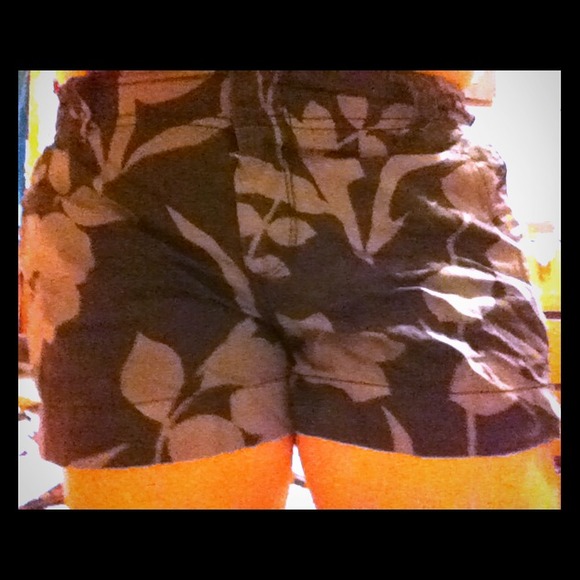 Black and grey print shorts