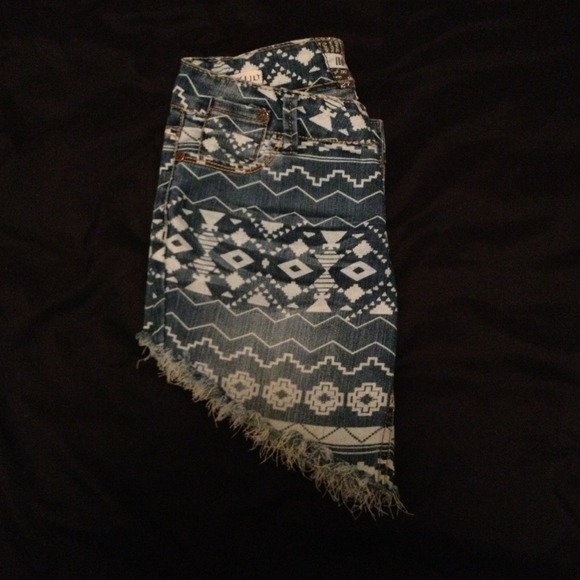 Tribal Denim Shorts - Picture 3 of 3
