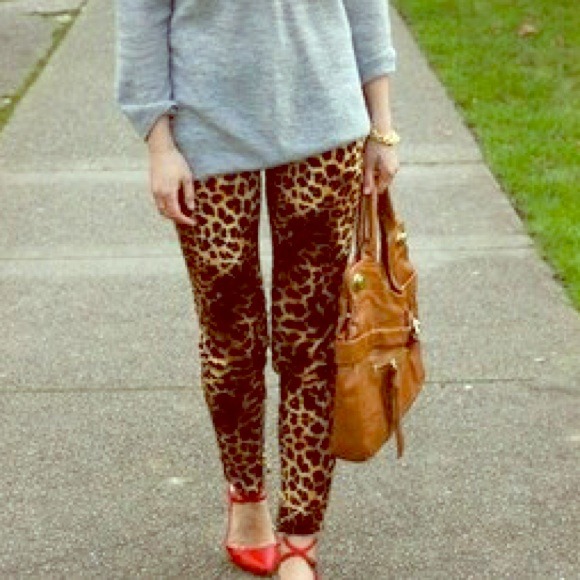 NEW! Zara Leopard Cropped Pants