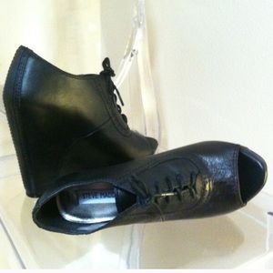 REDUCED 💕 Lace-Up Wedge with Brogue Detail