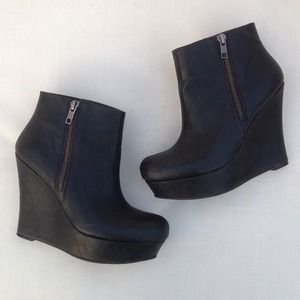 *HOST PICK!* Black Wedge Booties