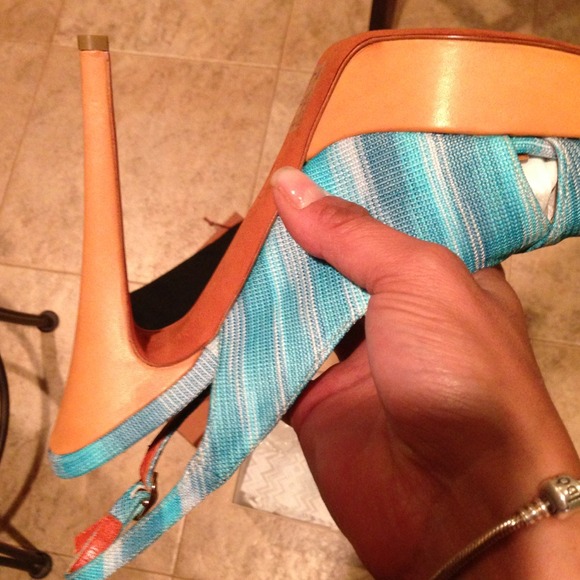 Missoni criss cross Slingback pumps 🎀HP 3/15🎀 - Picture 3 of 4