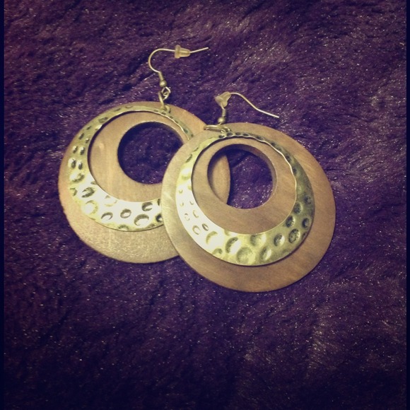 Adorable Huge Hoops!!