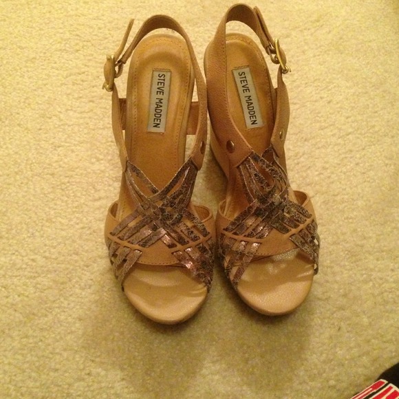Steve Madden wedges
