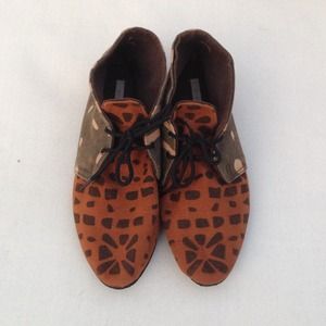 *HOST PICK!* Tribal Print Flats