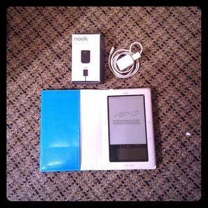 Nook with Designer Case & Two Chargers