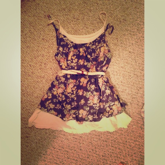 *Sold* Vintage floral dress
