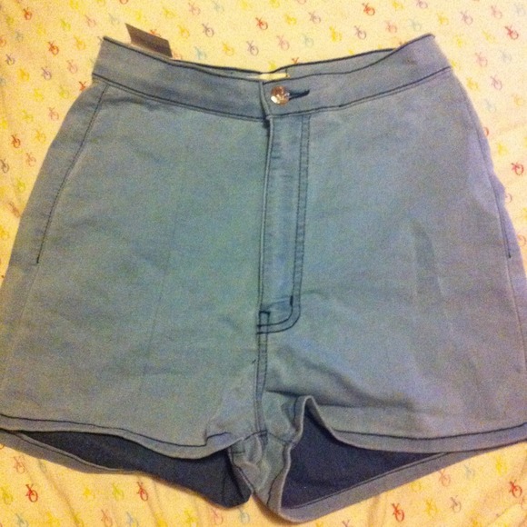 ✨TRADED✨High waisted light wash shorts