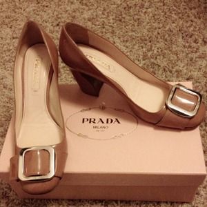 lovely Prada Pumps(☆_☆)