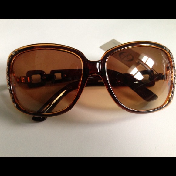 💢SOLD💢 Brown Sunnies with Rhinestones. 😎