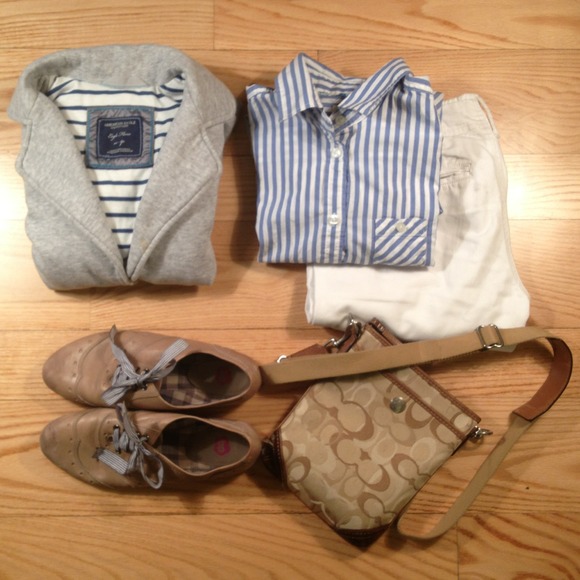 SOLD SOLD SOLD SOLD American Eagle Collared shirt
