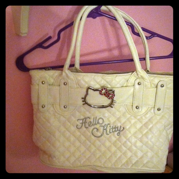 Hello kitty purse
