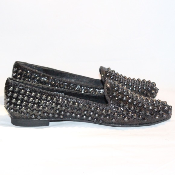 Steve Madden Shoes - Steve Madden studded flats. Sz 7.5