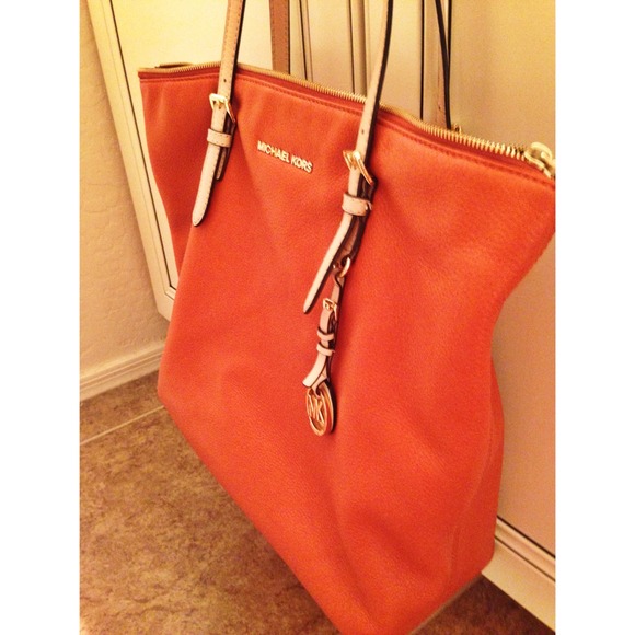 PENDING***Michael Kors Orange-Tangerine Bag - Picture 2 of 4