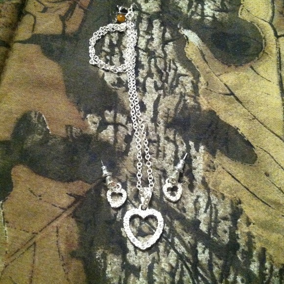 Heart necklace & earrings