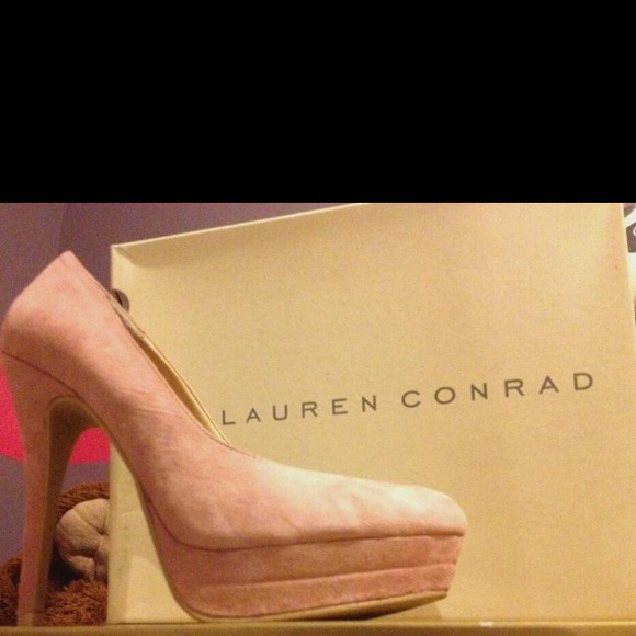 Beautiful soft pink - tone Lauren Conrad pumps 💋 - Picture 1 of 1