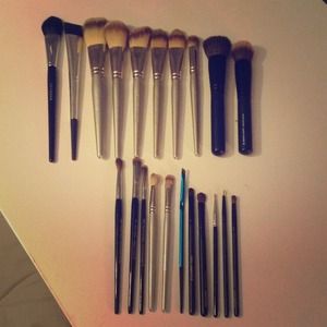 Brushes+bag and perfume