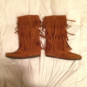 Triple layer fringe boots