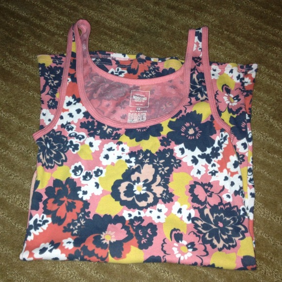 Floral stretch tank not true to size