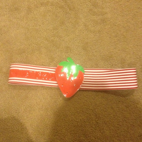 Super cute strawberry belt!