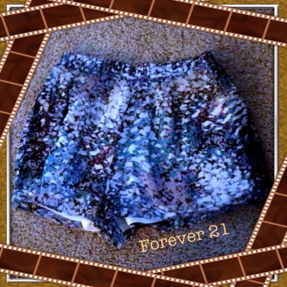 ⛔ Traded ⛔High Waisted Shorts