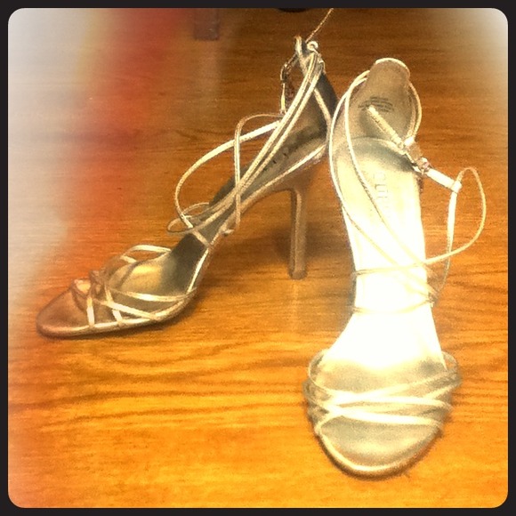 Silver Guess heels