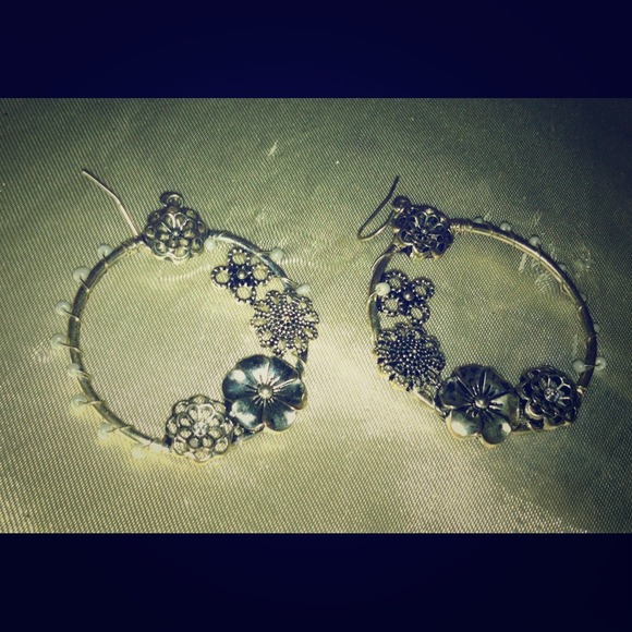 Flowered Hoop earrings