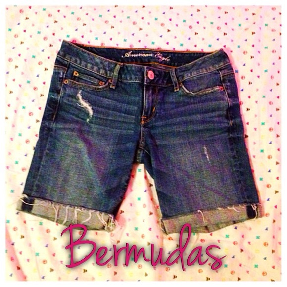 American Eagle Distressed Bermudas
