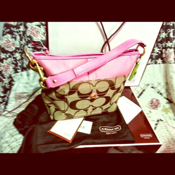 Authentic Coach 👜Just sharing✨