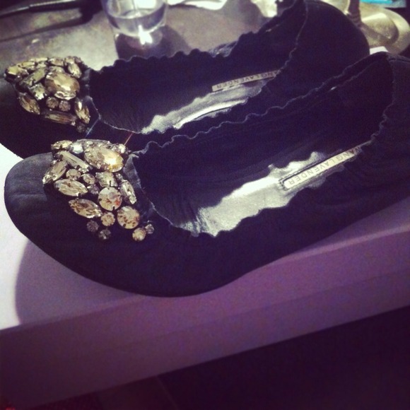 Vera wang lavender black millie flat