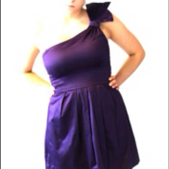 One shoulder dress
