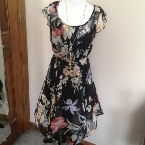 🚫SOLD IM BUNDLE🚫Floral Fall Dress