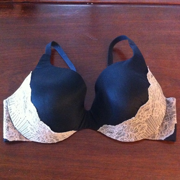 🆗Victoria Secrets Lined Demi Brassiere  38D