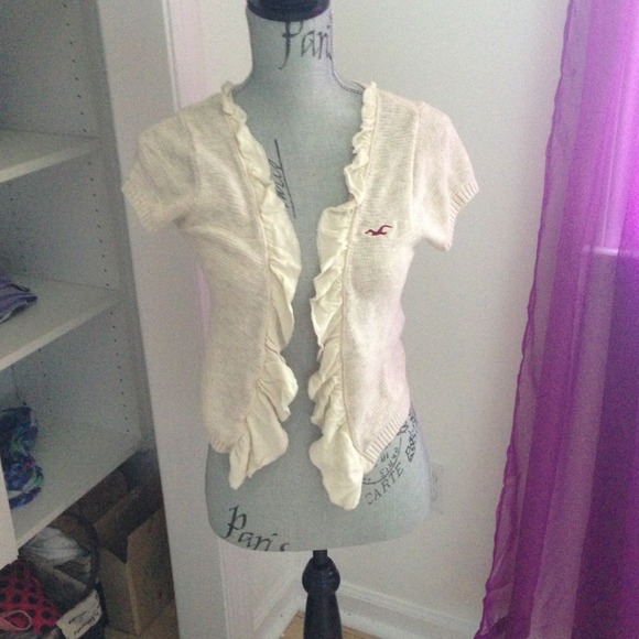 hollister cardigan!