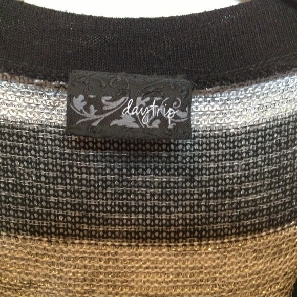 Black, grey, and gold sleeveless cardigan - Picture 2 of 4