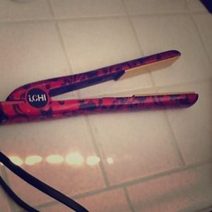 I.chi hair straightner.