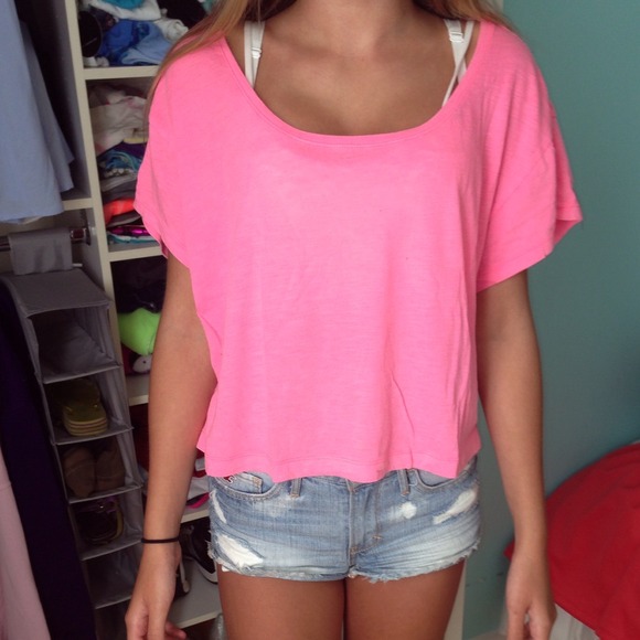 BUNDLE Victoria's Secret crop tee