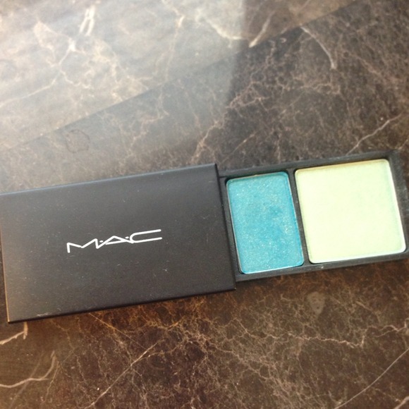 REDUCED!! MAC eyeshadow Suite Shallow v. Deep