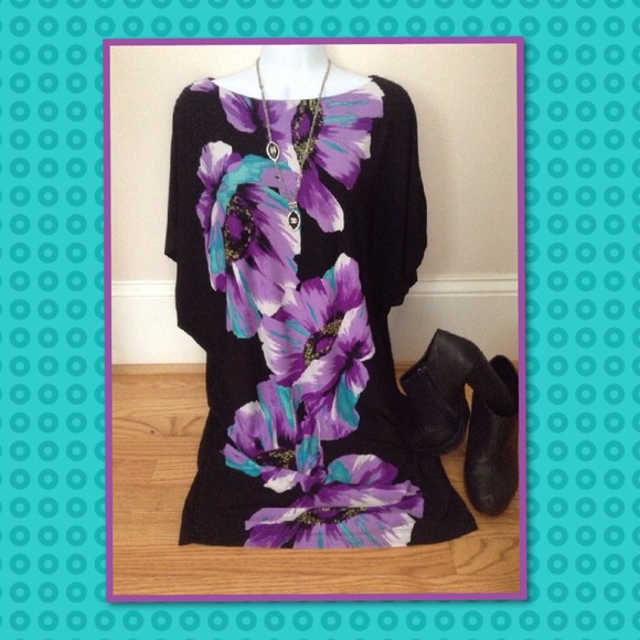 Black dress with cut-out sleeves