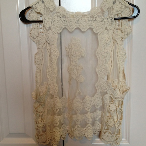 Floral crochet vest. New! Never worn. - Picture 3 of 4